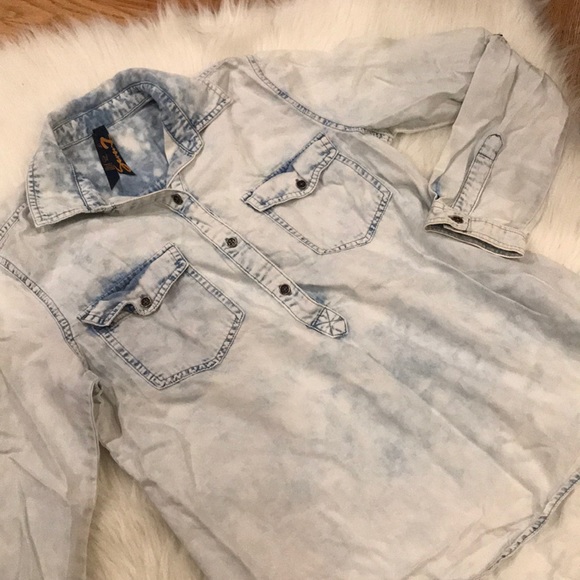 Tops - ✨Denim Shirt✨